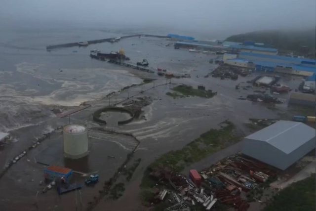 Imagens das fortes ondas no Japão após o sismo no Pacífico