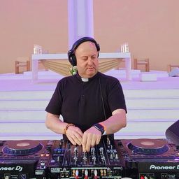 Padre Guilherme é o escolhido para animar a Supertaça