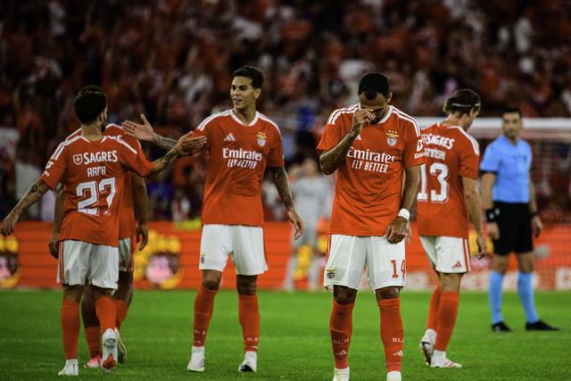 UEFA faz corte: os possíveis adversários do Benfica no 'play-off' da Liga Europa