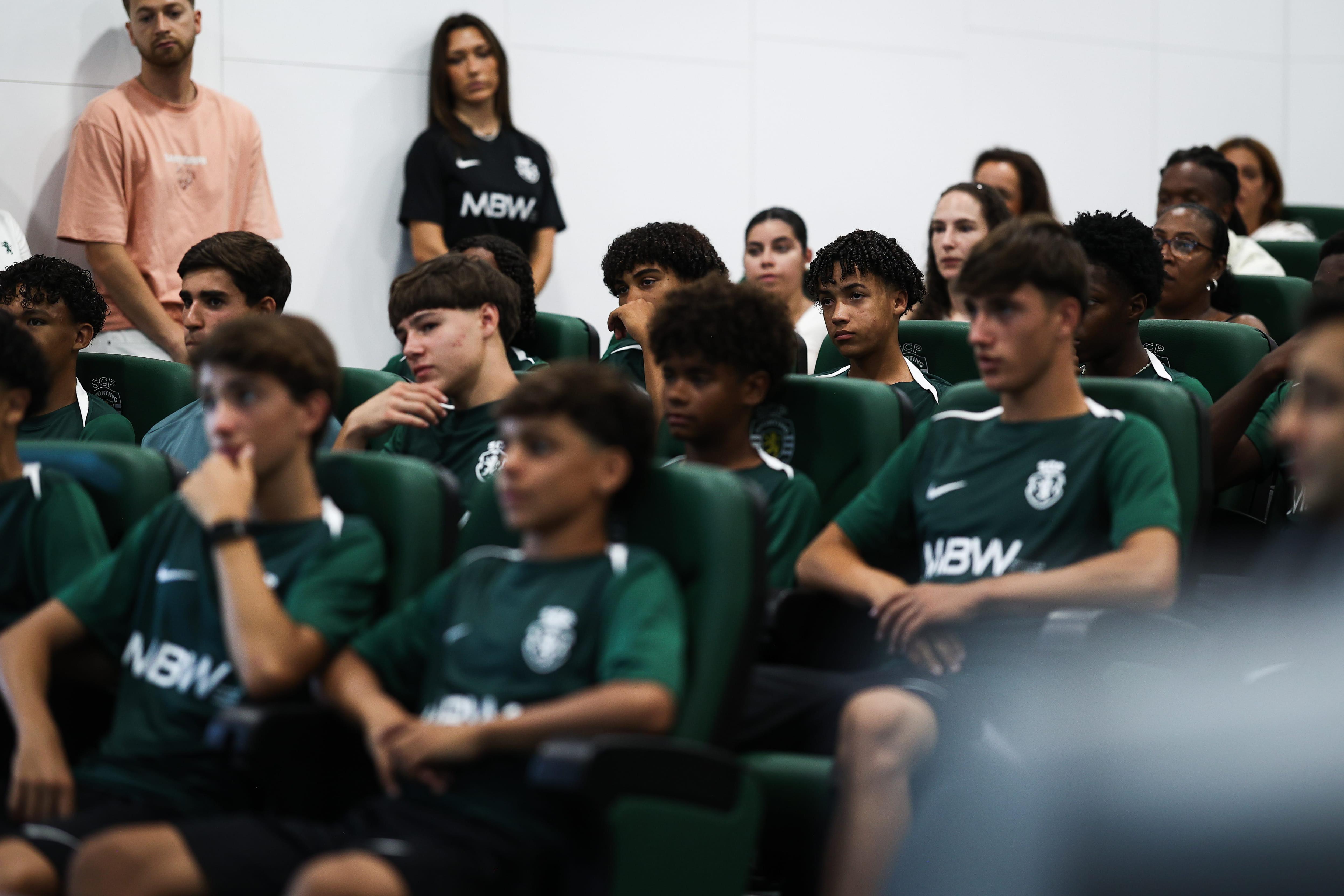 Sub-16 reunidos na Academia cristiano Ronaldo, em Alcochete - Foto:  SPORTING CP