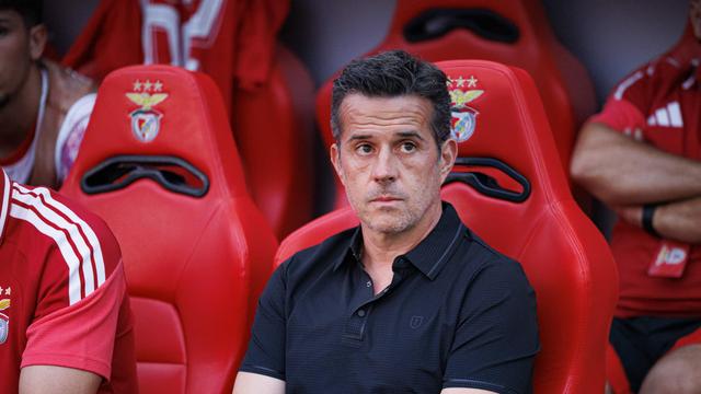 Marco Silva ironiza perfil de central pretendido: «Já sabem a resposta»