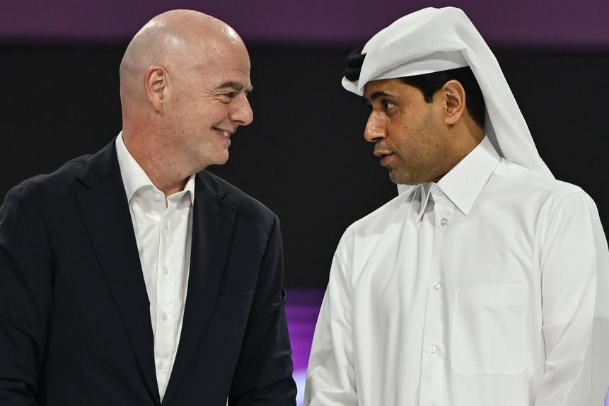 Gianni Infantino e Nasser Al-Khelaifi (IMAGO)