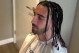 Cucurella cumpre outra promessa e está... irreconhecível