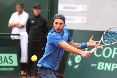 O uruguaio  Nicolas Xiviller descarregou a fúria numa loja de artigos de desporto. Foto ATP