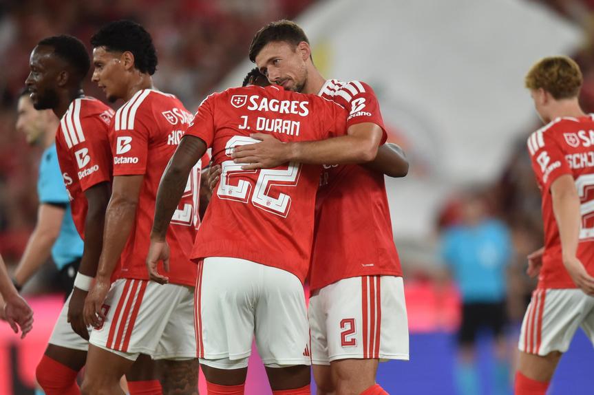 Clément Lenglet festeja golo marcado pelo Benfica (Foto: Miguel Nunes)