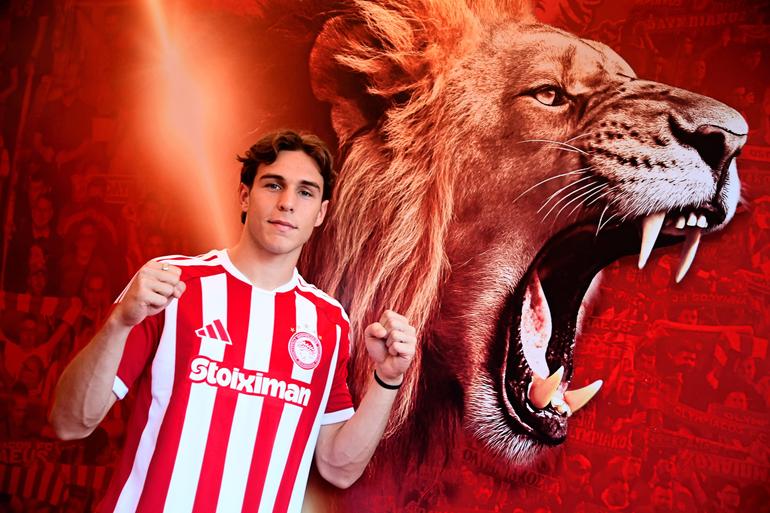 Gustavo Sá, médio, 21 anos, Olympiakos. Valor de mercado: 25 milhões de euros. Foto: Olympiakos