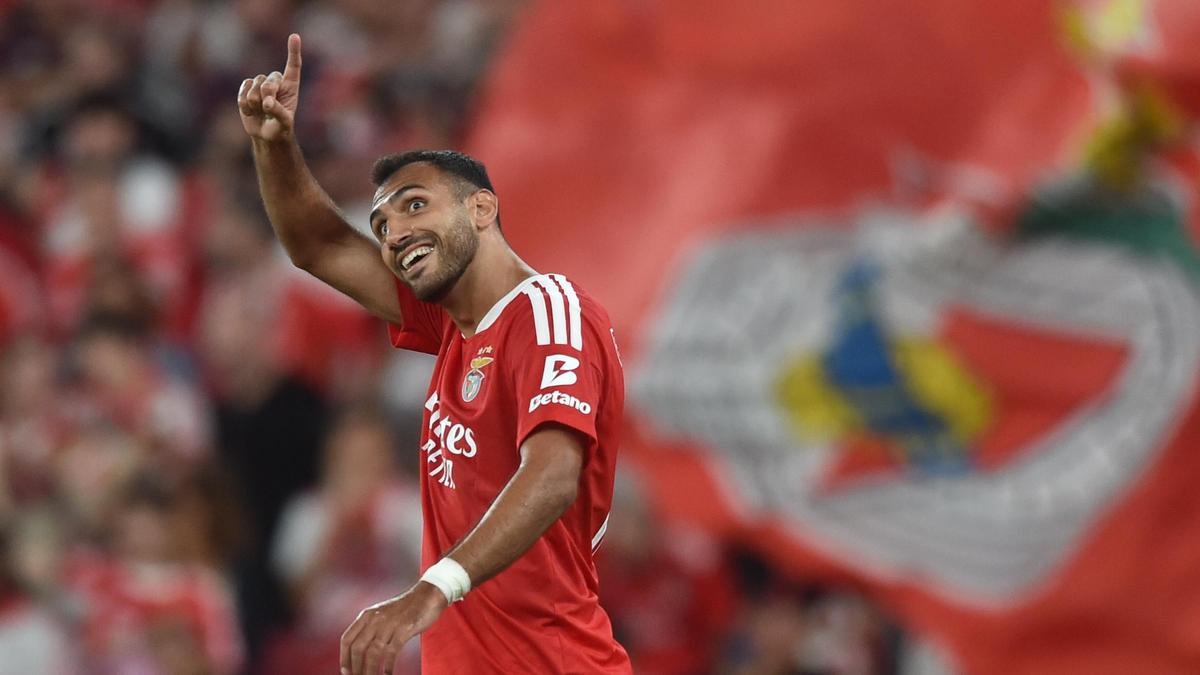 Benfica: Pavlidis rubs his hands, and not by chance
