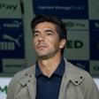Abel Ferreira acumulou 13 expulsões em 6 anos no Palmeiras