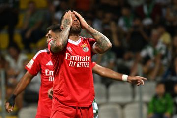 Otamendi: «Há que seguir em frente. O campeonato é grande»