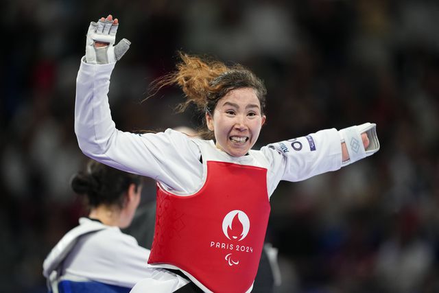 Afegã faz história nos Jogos Paralímpicos quando talibãs proíbem artes marciais