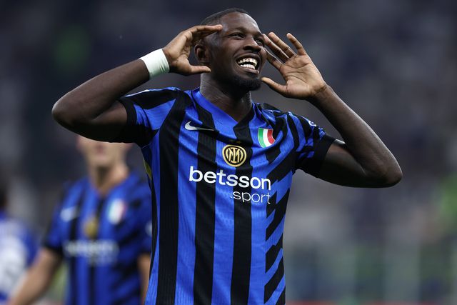 Inter humilha Atalanta e sobe, à condição, ao topo da Serie A