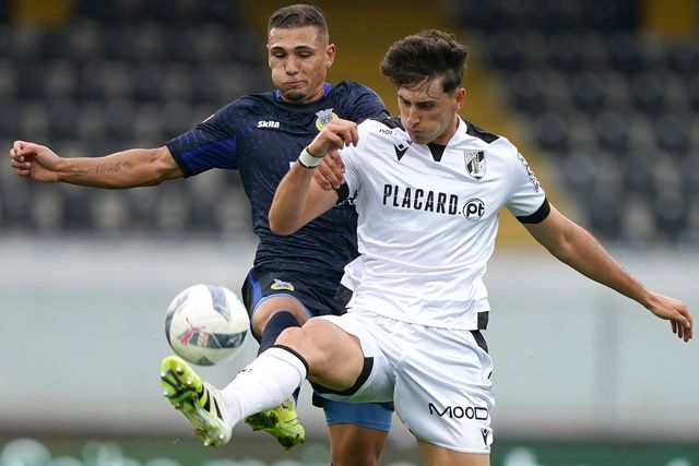 Valeram os golos num espetáculo muito pobre no castelo (crónica)