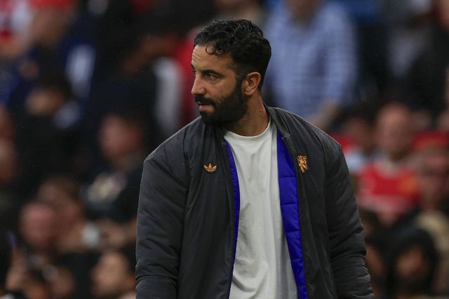 Ruben Amorim no banco de suplentes do Man. United no embate frente ao Burnley Foto: IMAGO