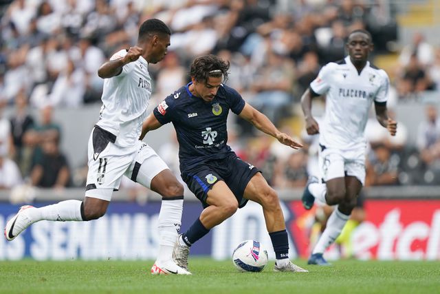 V. Guimarães-Arouca: um ponto para cada lado num espetáculo pobre