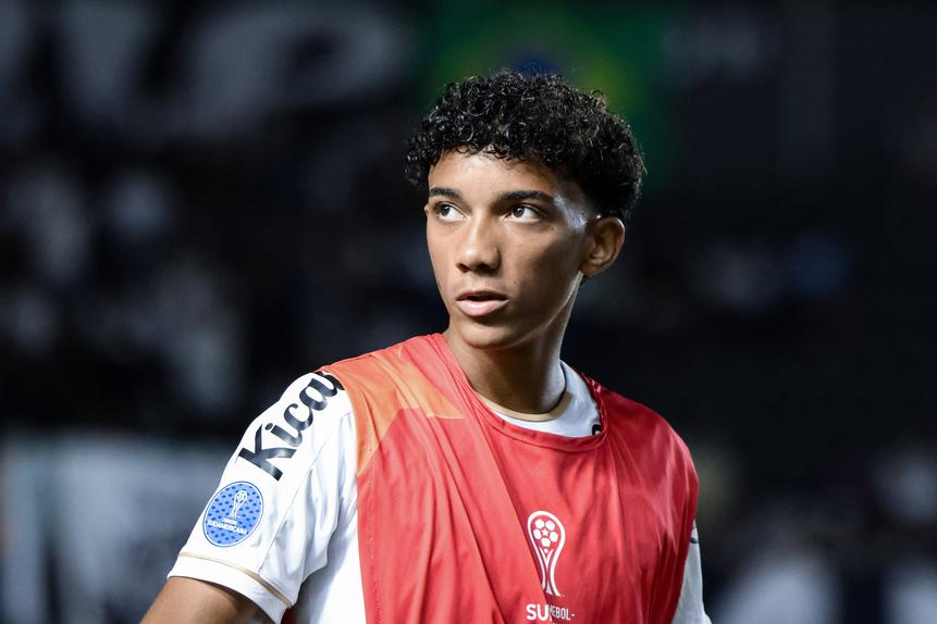 Robinho Júnior atua no Santos
