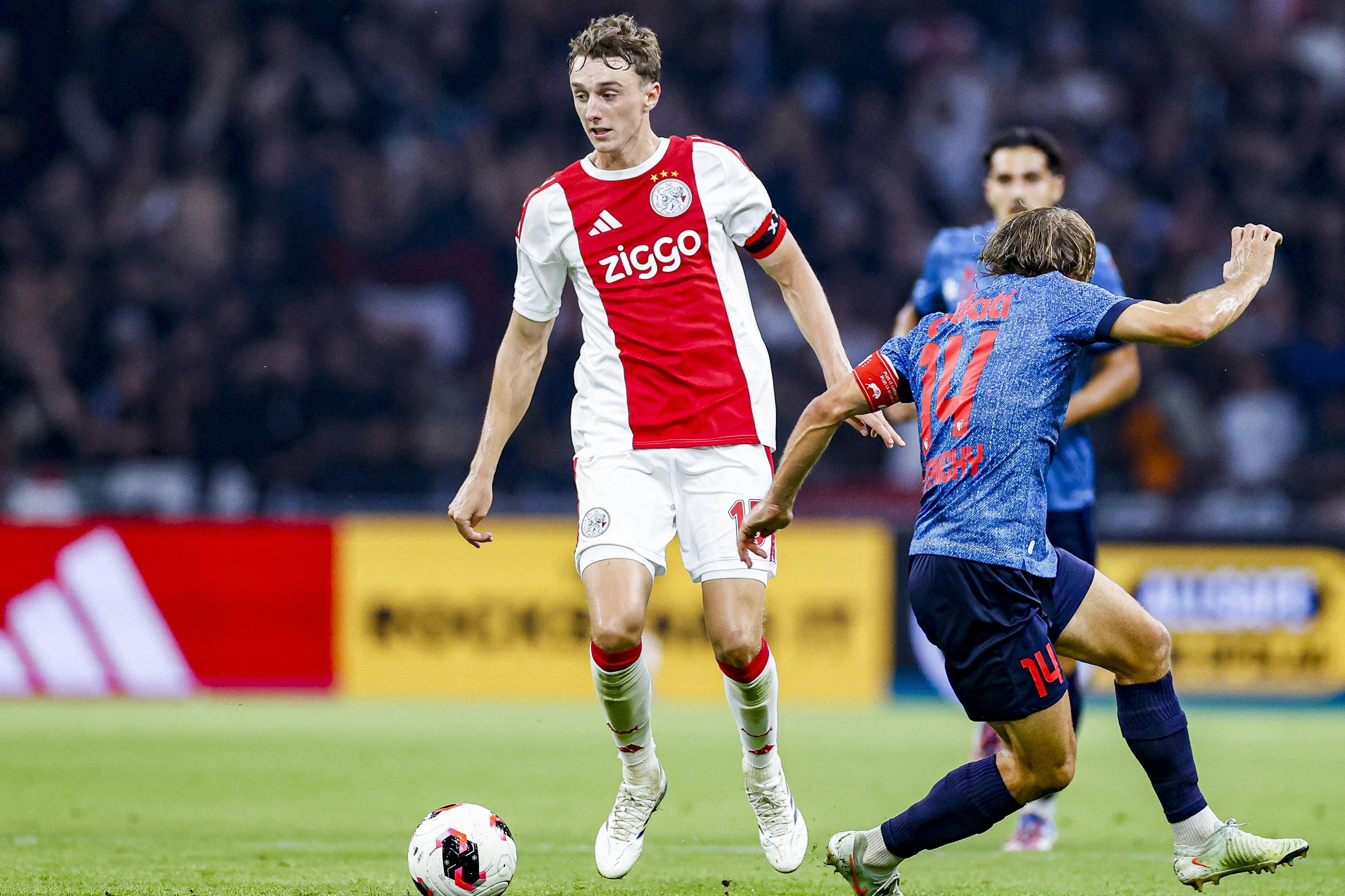 Youri Baas, defesa do Ajax que interessa ao FC Porto - Foto: IMAGO