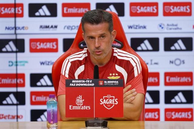 Kaminski não joga? Marco Silva responde