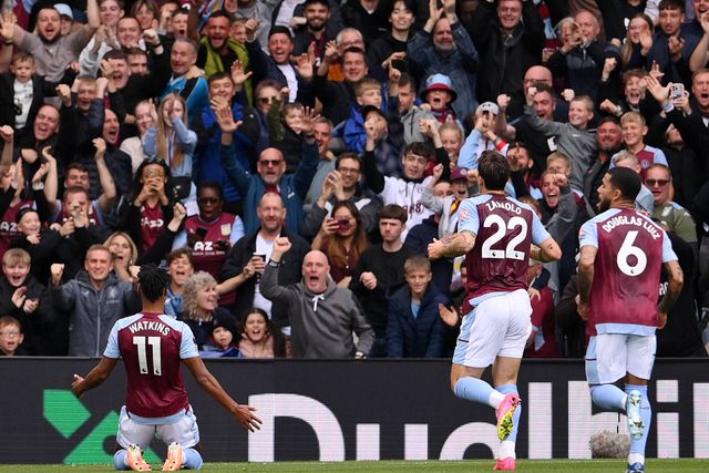 Aston Villa 'atropela' Brighton e sobe ao terceiro lugar da Premier League