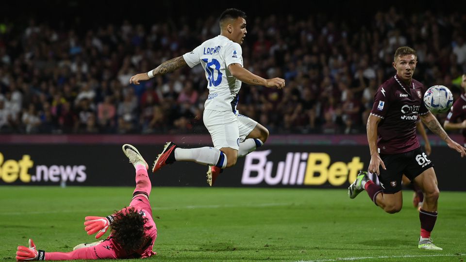 À atenção do Benfica: Inter vence Paulo Sousa e Jovane com 'poker' de Lautaro