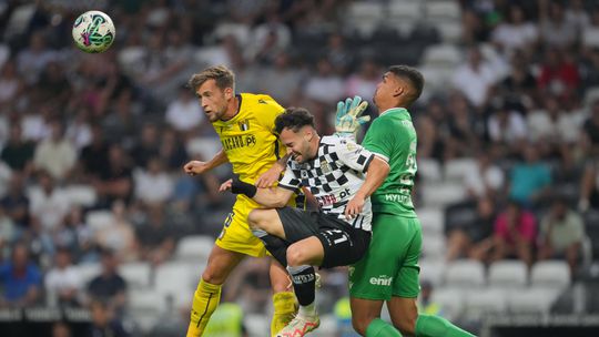 Quatro golos no empate entre Boavista e Famalicão