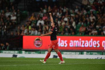 Vídeo: Martín-Prieto coloca Benfica em vantagem no dérbi