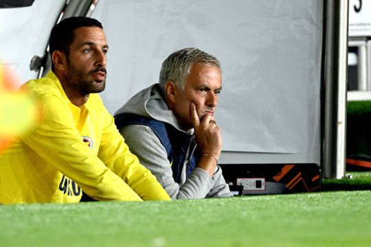 Mourinho explica o que o levou a colocar o computador à frente de câmara de tv