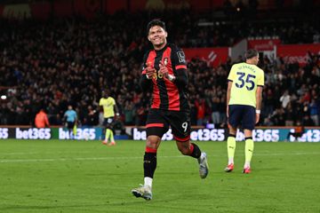 VÍDEO: Evanilson estreia-se a marcar pelo Bournemouth