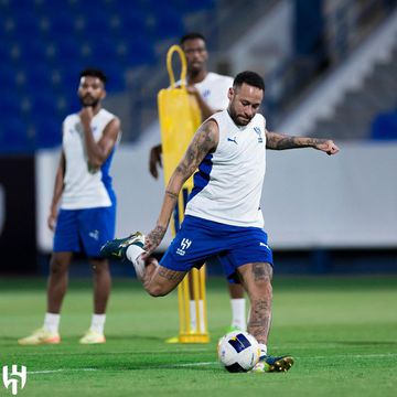 Neymar está de regresso aos treinos no Al Hilal