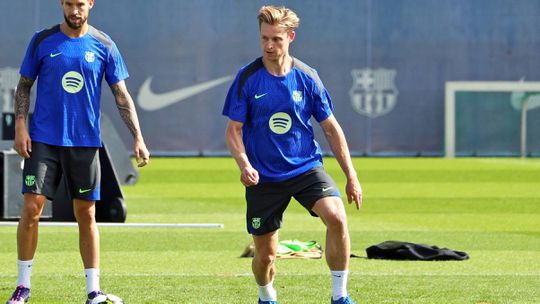 Hansi Flick confirma: Frenkie de Jong está de volta