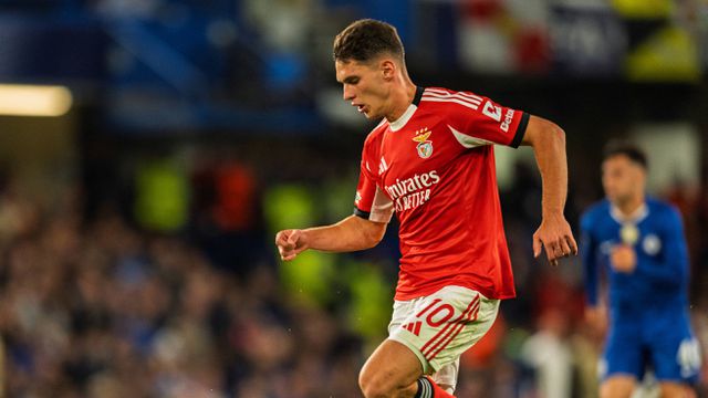 «Não vamos ver o melhor Sudakov sempre que for jogar a partir da esquerda»