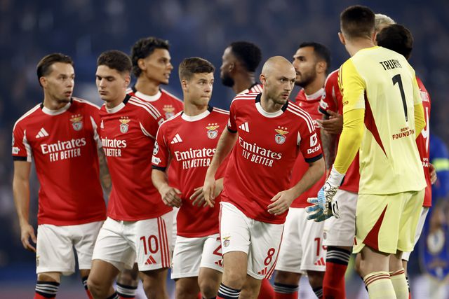 Jogadores do Benfica - Foto: Tolga Akmen/EPA