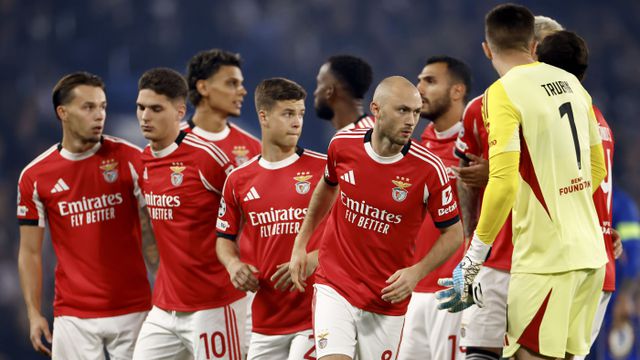 Jogadores do Benfica - Foto: Tolga Akmen/EPA