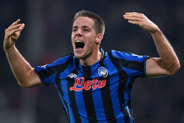 Super Mario opera reviravolta da Atalanta contra adversário do Sporting