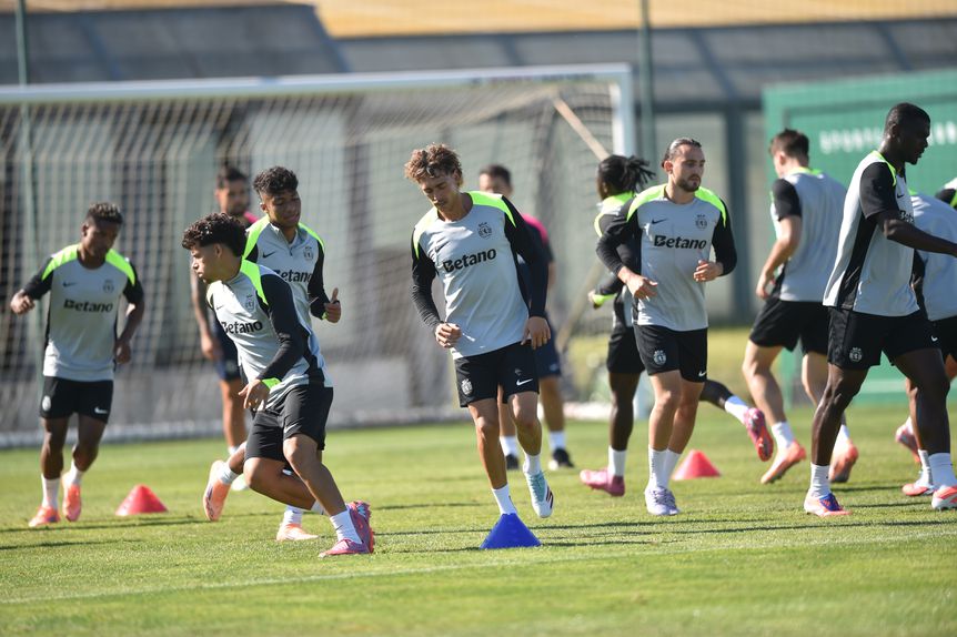 Equipa leonina está a treinar-se em Nápoles, antes do regresso a Lisboa