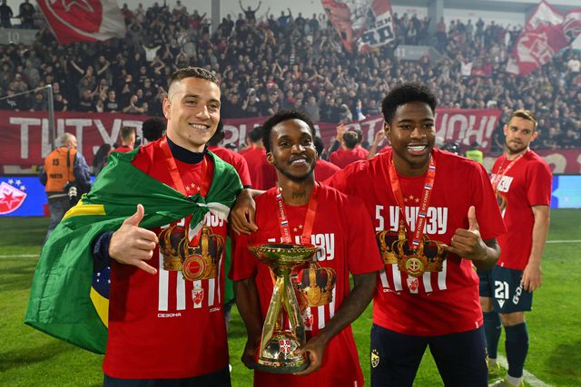 Atenção FC Porto: jogador do Estrela Vermelha afastado do Mundial sub-20