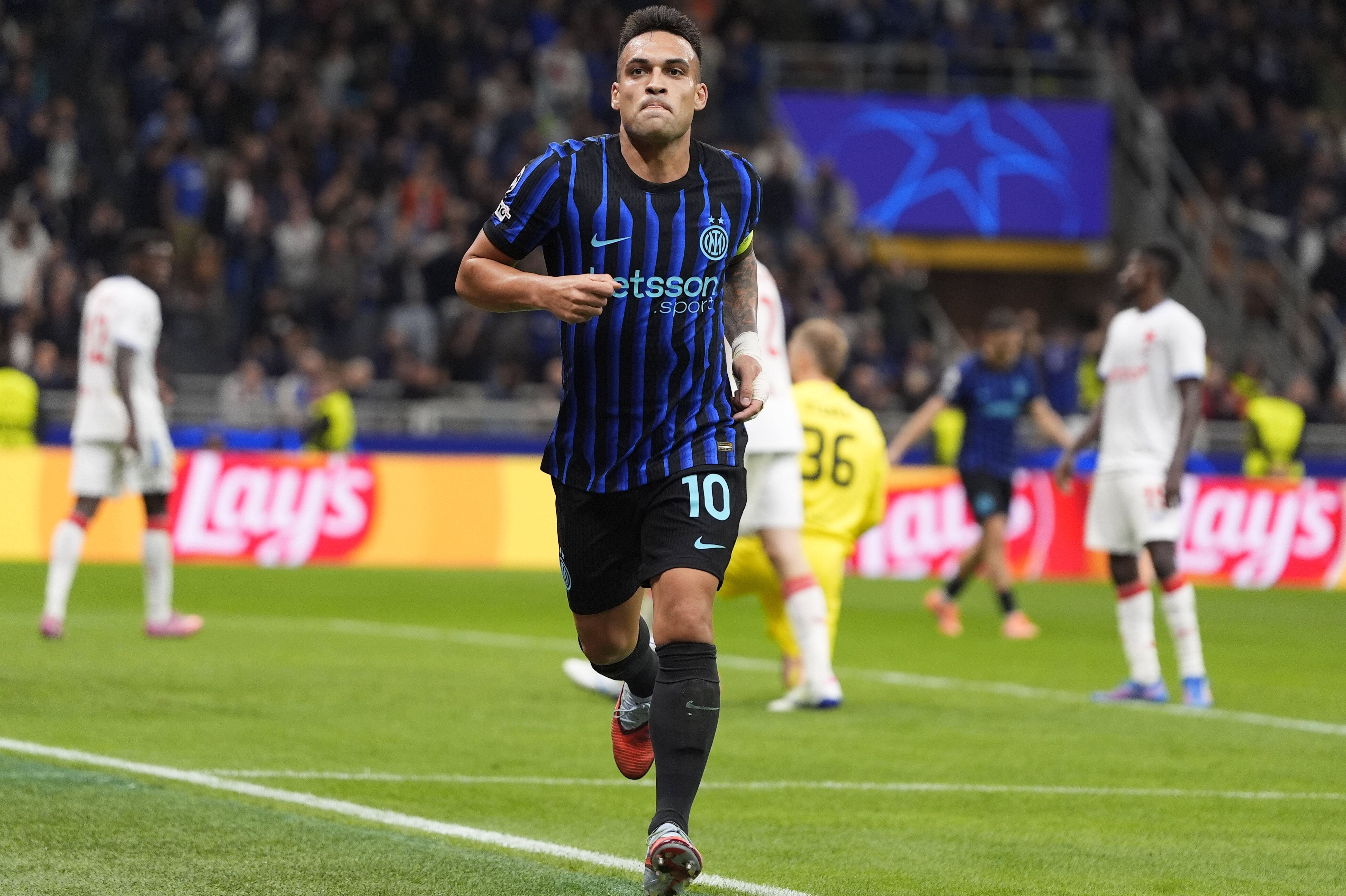 Lautaro Martínez festeja mais dois golos na Liga dos Campeões