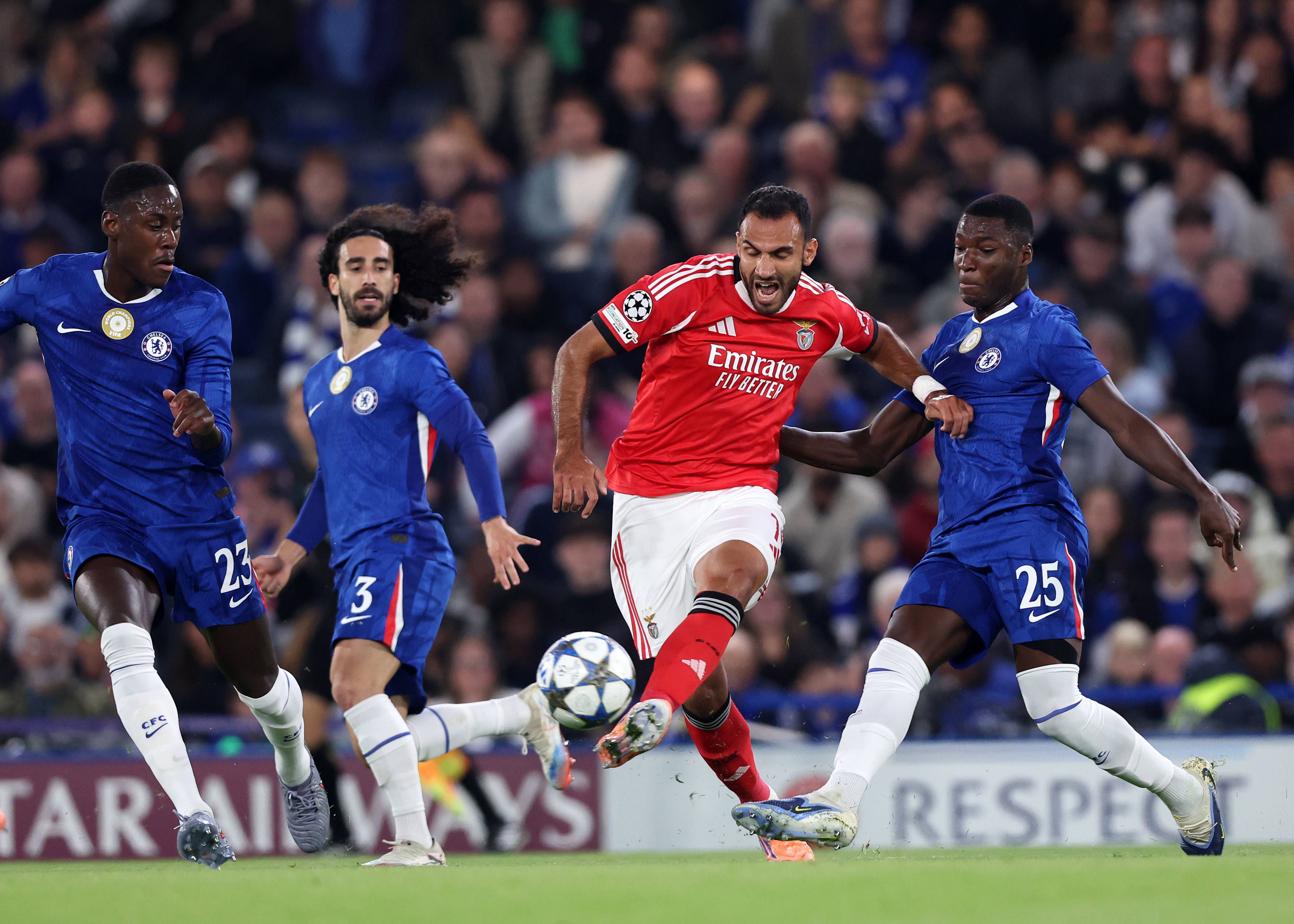 Pavlidis esteve em bom plano na noite de Londres. Foto: David Klein Sportimage/IMAGO