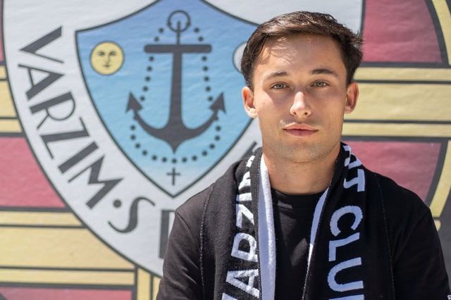 Foi expulso logo aos 10 segundos! «Os meus colegas até brincaram: 'Se não querias jogar, dizias'»