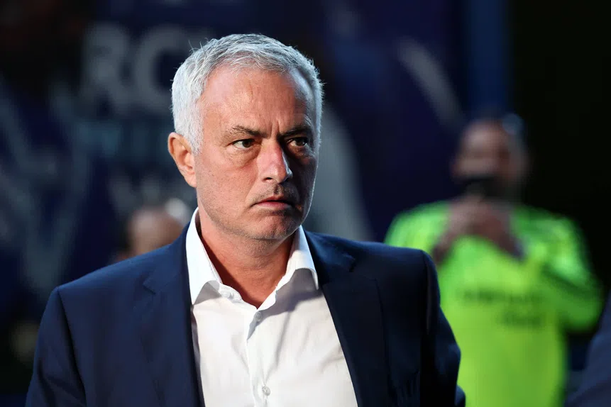Mourinho chora amor em Stamford Bridge
