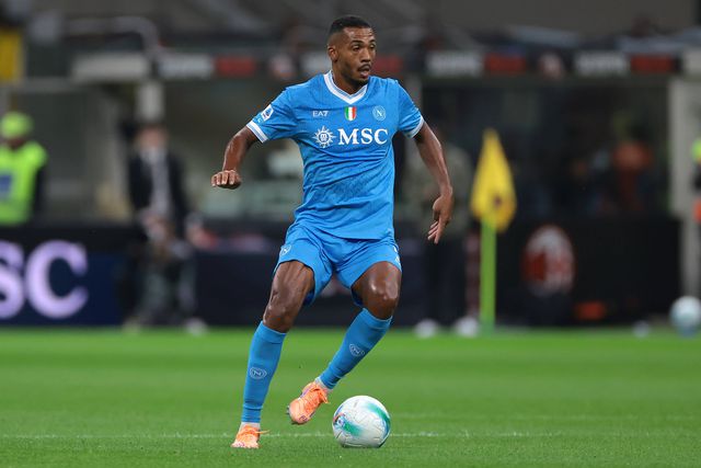 Juan Jesus, titular na defesa do Nápoles