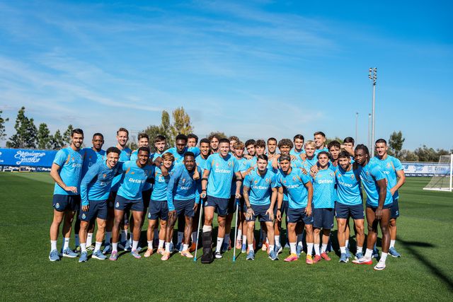 Além dos 10 'bês', Farioli chamou dois juniores ao treino do FC Porto