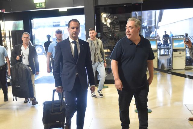 Problema no motor do avião trama Sporting