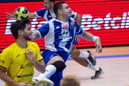Guilherme Borges, jogador de andebol do FC Porto (foto FC PortoSports)