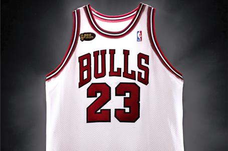 Camisola de Michael Jordan leiloada por valor recorde de €10,8 milhões