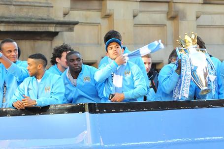 Micah Richards venceu Premier League pelo Manchester City em 2011/12