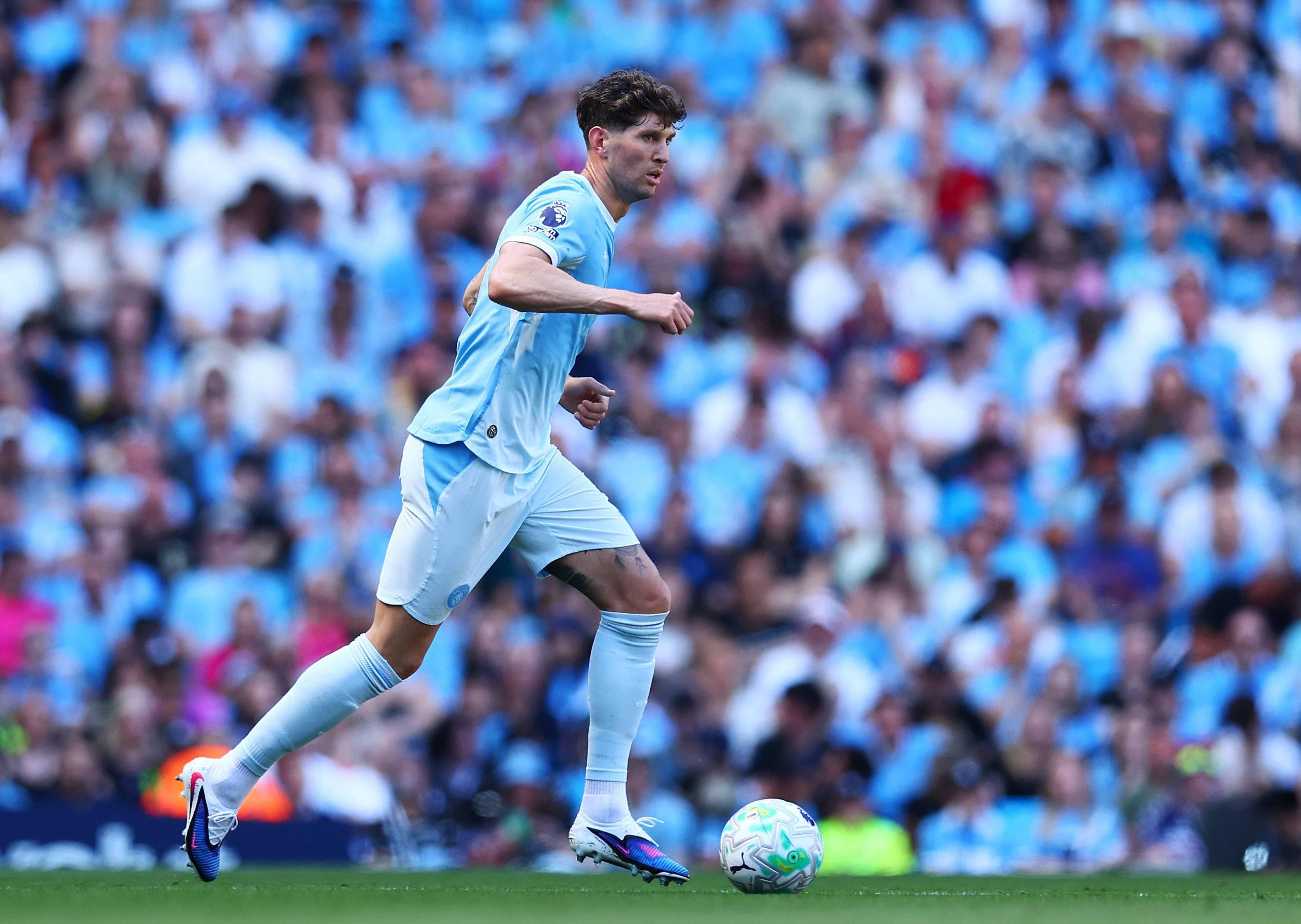 Stones custou 56 milhões de euros em 2016, proveniente do Everton
