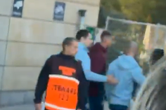 O momento em que Ronaldo deixa o estádio em Copenhaga