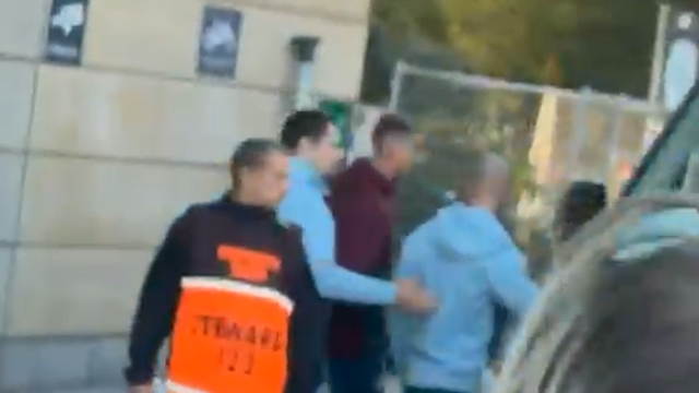 O momento em que Ronaldo deixa o estádio em Copenhaga