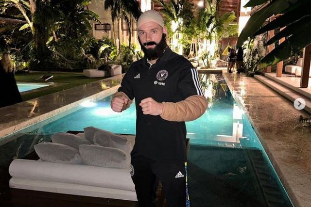 Colega de Messi inspira-se no guarda-costas do argentino para o Halloween