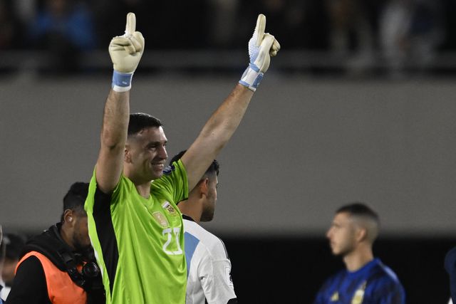 Emiliano Martínez vence Troféu Yashin